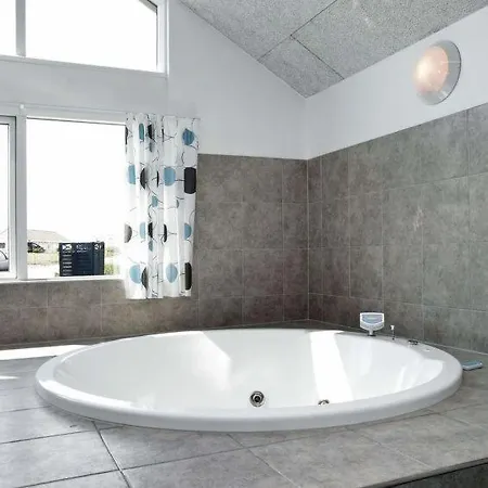Eskilstrup Sleeps 16 Pool Wifi Feriehus Eskilstrup (Funen)