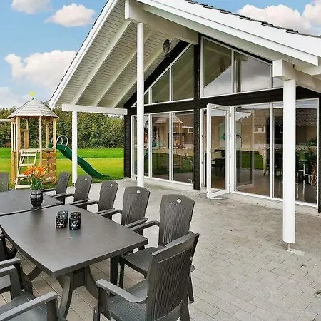 Feriehus Eskilstrup Sleeps 16 Pool Wifi *