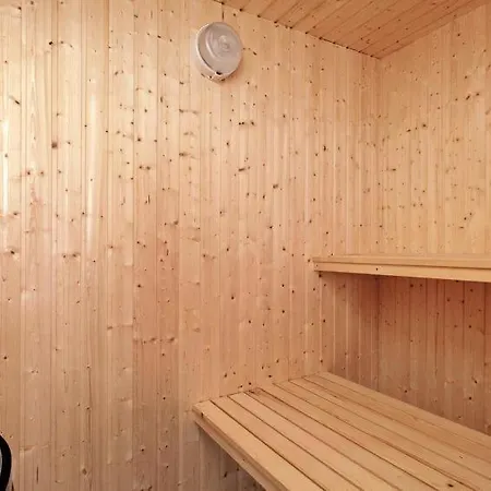 Feriehus Eskilstrup Sleeps 16 Pool Wifi *