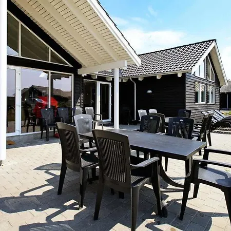 Eskilstrup Sleeps 16 Pool Wifi Feriehus Eskilstrup (Funen)